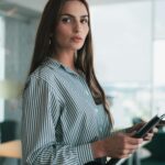 Student Decision-Making Processes Behind Hiring Online Class Experts